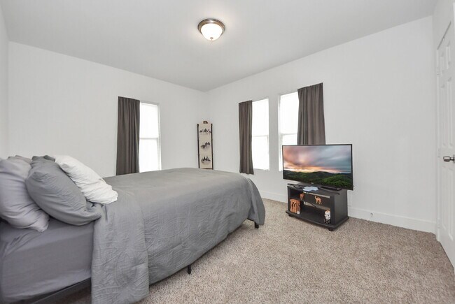 Building Photo - Historic Houston Charm with Modern Comfort Built In