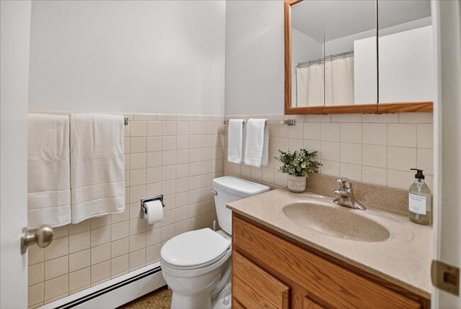 Building Photo - Urban Oasis on the Lake- Condo in Downtown Madison