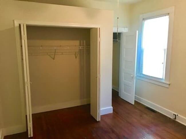 Building Photo - 2 bedroom house in Church Hill! Central air, yard, all electric and laundry!