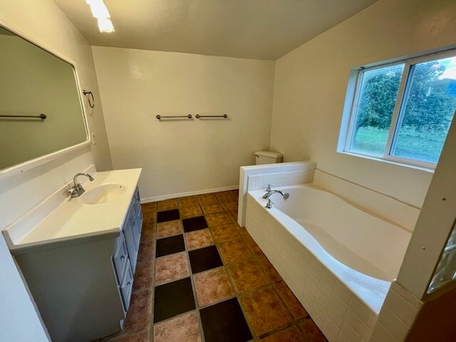 Building Photo - 195 Hidden Valley Rd