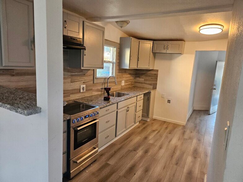 Building Photo - 6289 Sunnymere Ave