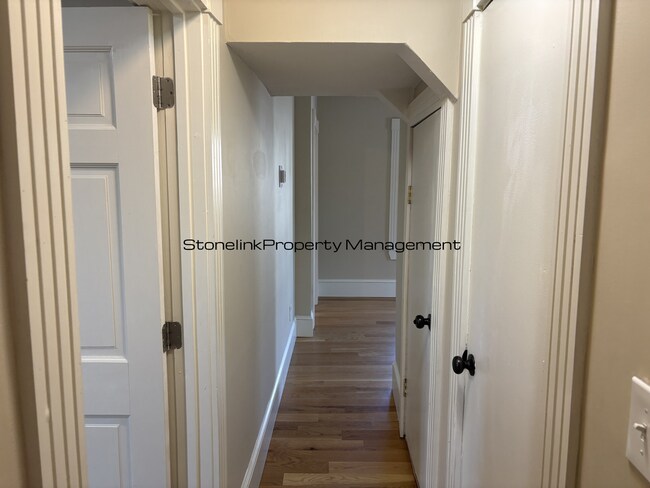 Building Photo - 31 Queen St