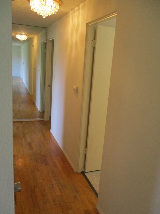 Building Photo - 3 Bedroom Rambler in Downtown Gig Harbor