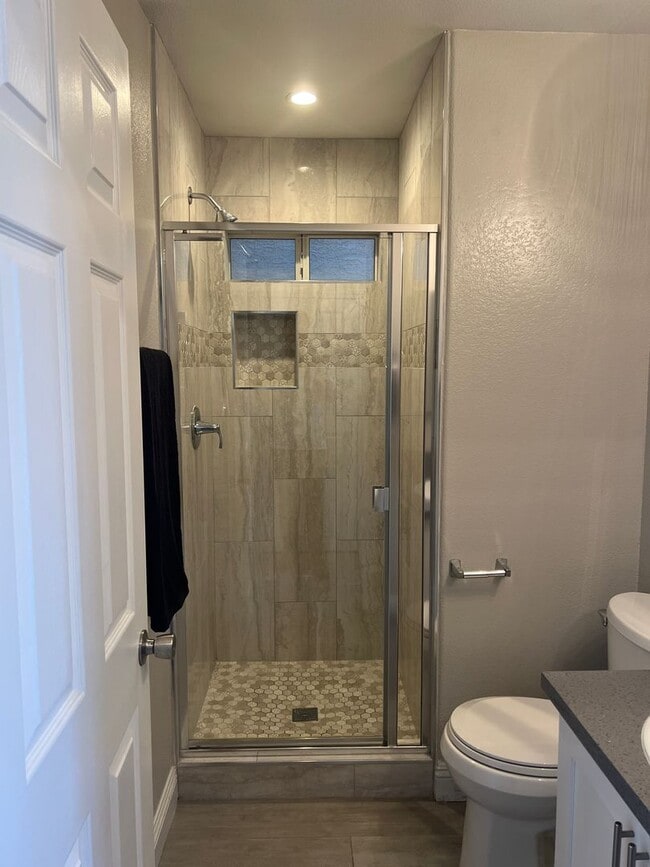 Building Photo - Renovated Green Valley Gated Home