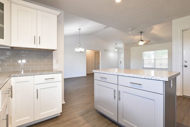 Building Photo - 9892 SW 95th Pl