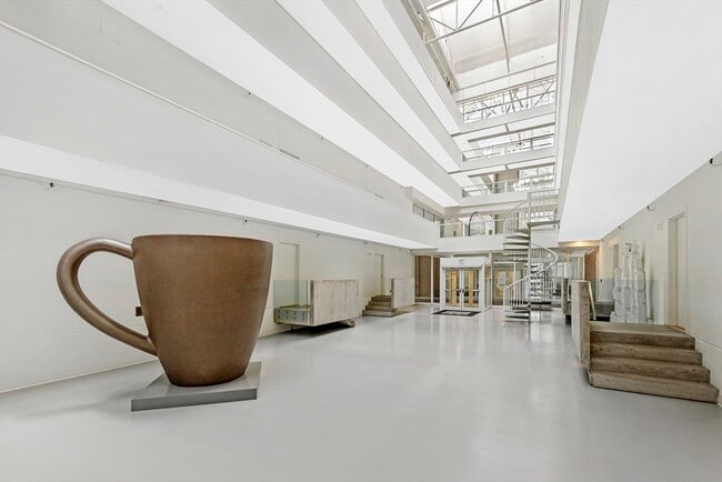 Building Photo - 42 8th St