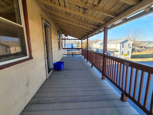 Building Photo - RR&amp;W101