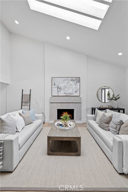 Building Photo - 27351 Vista Azul