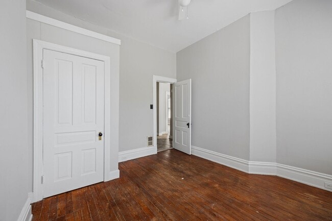 Building Photo - 2125 Grove Ave