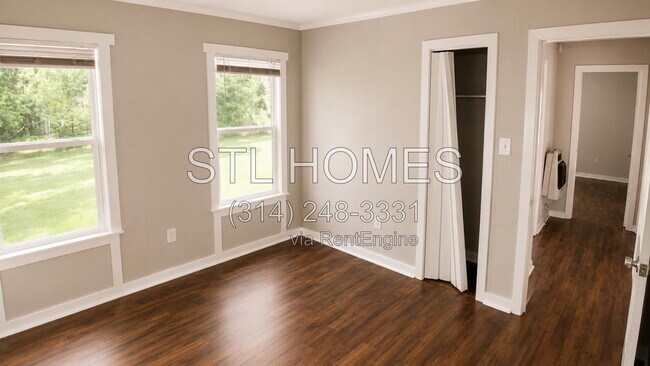 Building Photo - 314 Clubview Dr