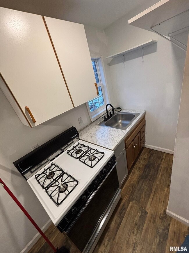 Building Photo - 707 E Nebraska Ave