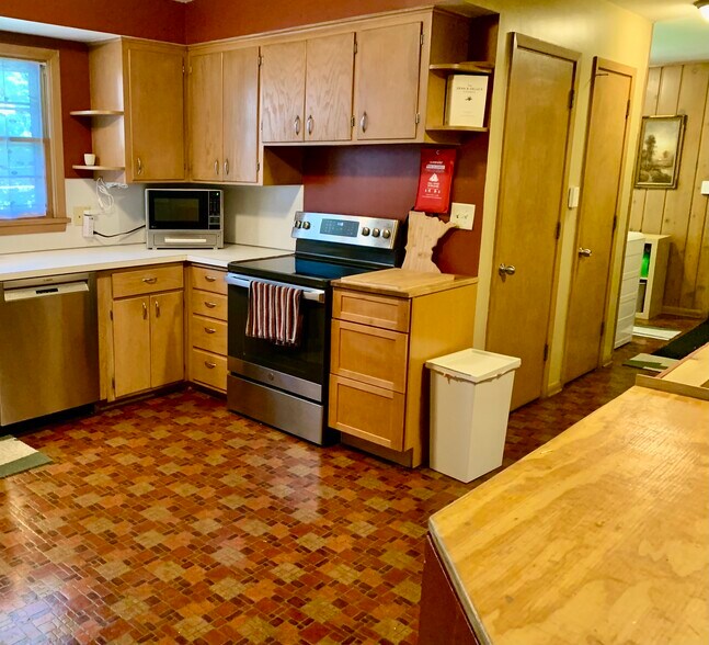 Building Photo - 2381 Buford Ave