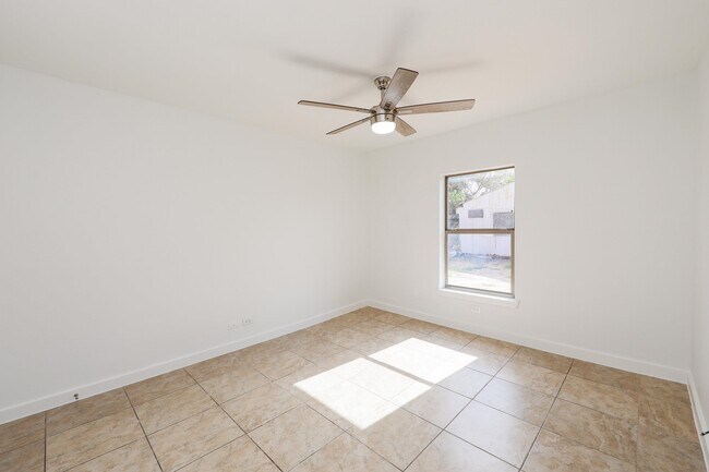 Building Photo - 2610 Springfield Ave