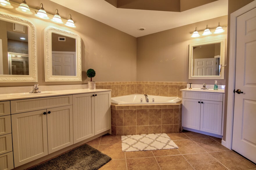 Building Photo - 8771 Coastline Ct