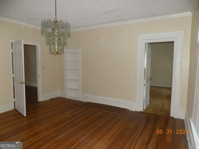 Building Photo - 304 Boulevard