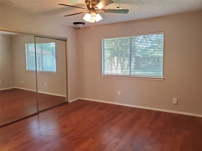 Building Photo - 16315 Thistleglen Dr