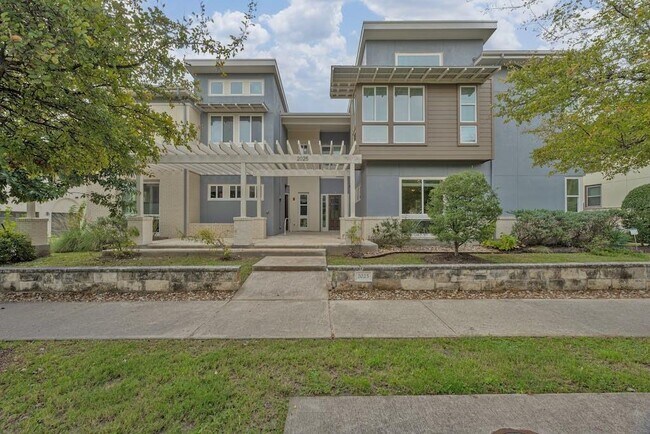 Primary Photo - 2025 Simond Ave