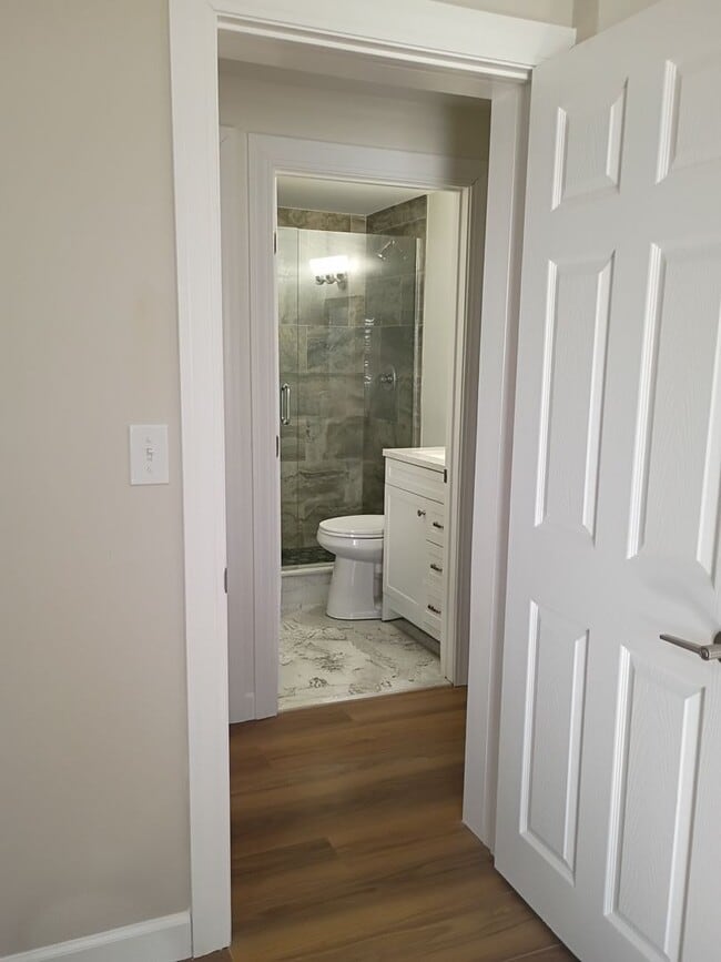 Building Photo - AVAILABLE NOW! Charming 3-Bed Home in Desirable White Lake Community