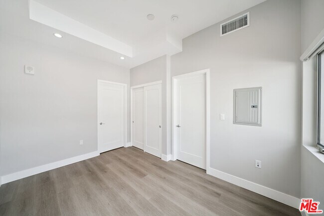 Building Photo - 1223 Hayworth Ave