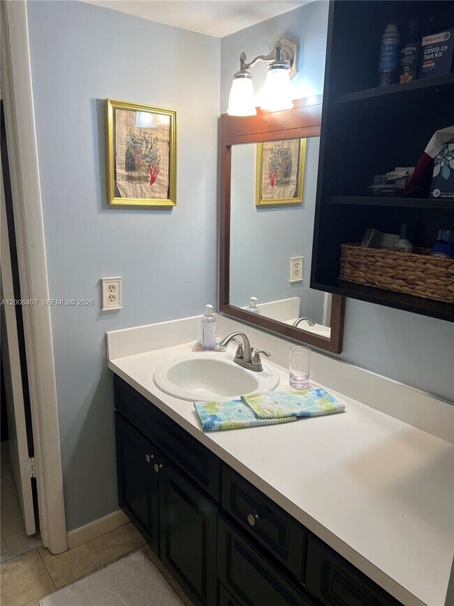 Building Photo - 980 Constitution Dr