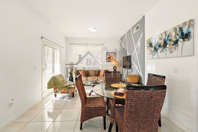 Building Photo - 4005 Venetian Bay Dr
