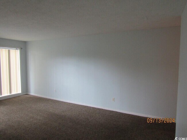 Building Photo - 1500 Cenith Dr