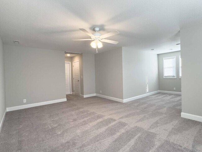 Building Photo - 290 Elwell Rd