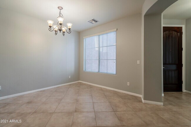 Building Photo - 3921 E Melinda Dr