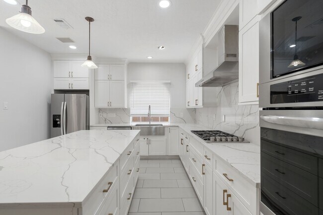 Building Photo - 3214 Richland Dr