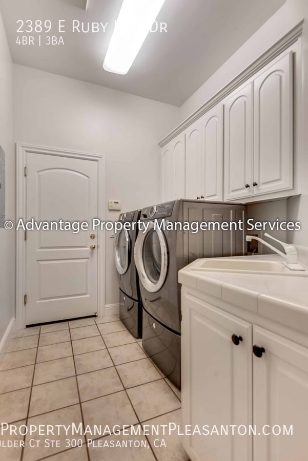Building Photo - 2389 E Ruby Hill Dr