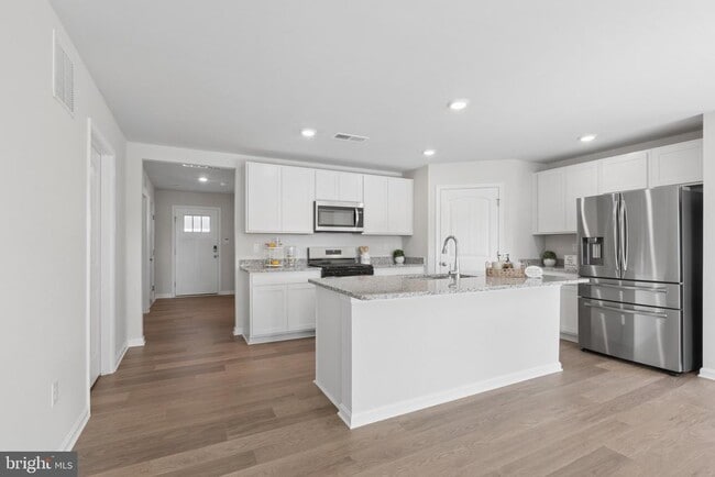 Building Photo - 378 Remington Dr