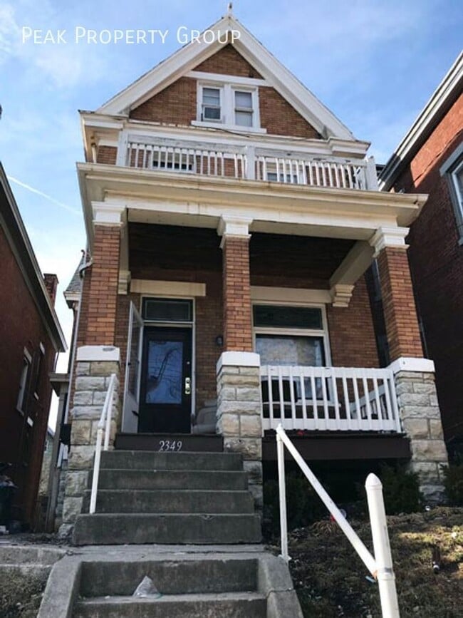 Primary Photo - 2349 Stratford Ave