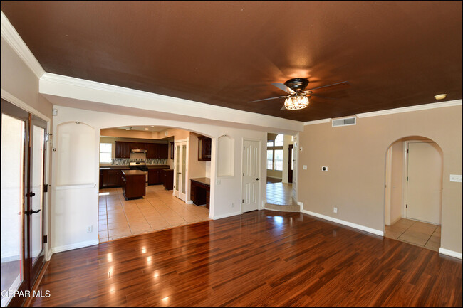 Building Photo - 7301 Corona Del Sol Dr