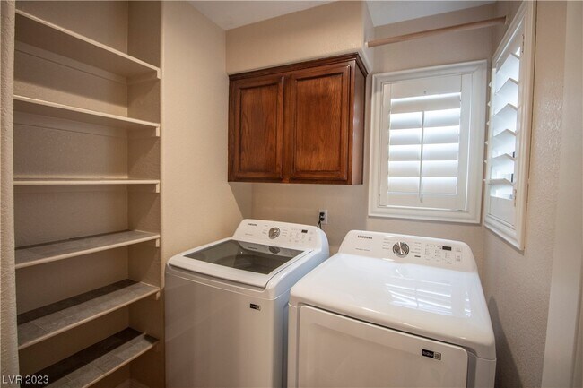 Building Photo - 9309 Scenic Mountain Ln