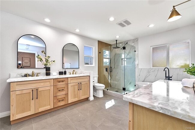 Building Photo - 750 N Northcape Ave