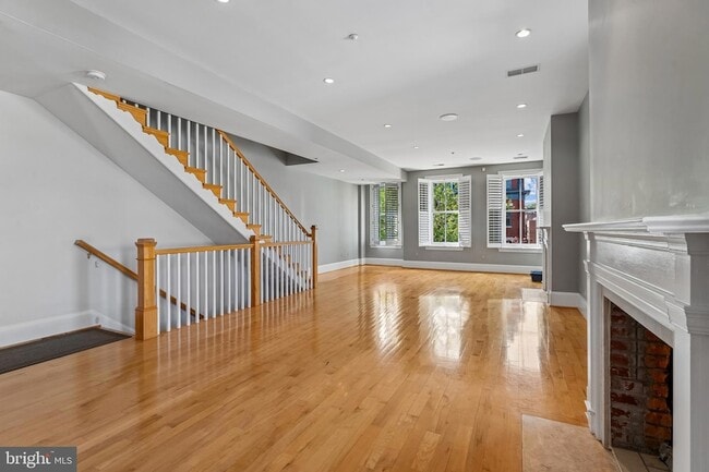 Building Photo - 1343 Q St NW