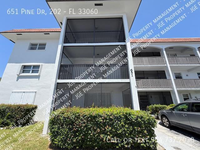 Primary Photo - 651 Pine Dr