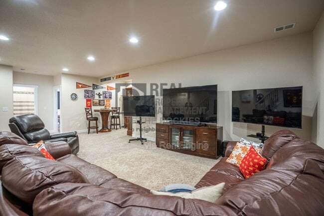 Building Photo - 3806 Edison Ave