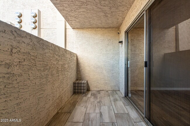 Building Photo - 7494 E Earll Dr