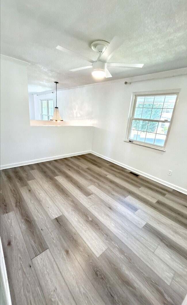 Building Photo - 1278 Roth Hill Dr