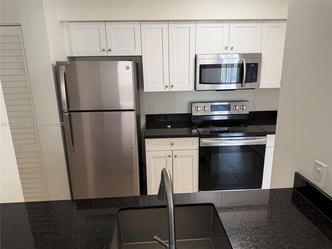 Building Photo - 510 S Park Rd