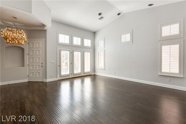 Building Photo - Gorgeous Cul-De-Sac Home with Casita, Pool & Spa!