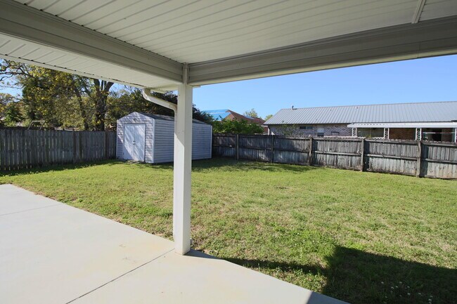 Building Photo - 414 Whirlaway Ct