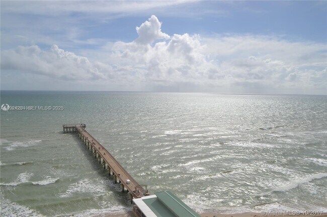 Building Photo - 16699 Collins Ave