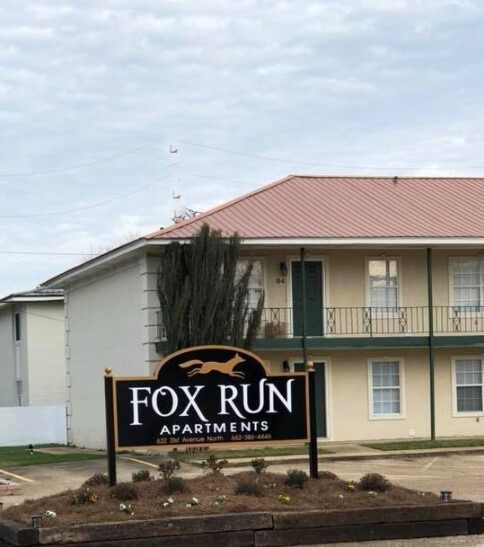 Building Photo - Fox Run Apartments