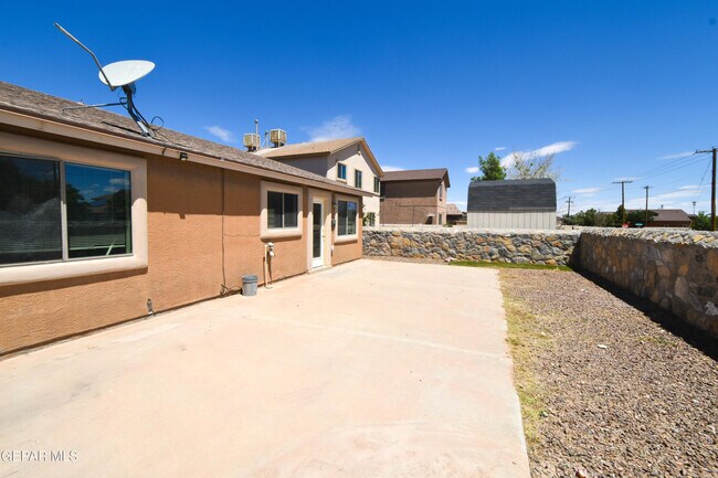 Building Photo - 2508 Sparrow Point St