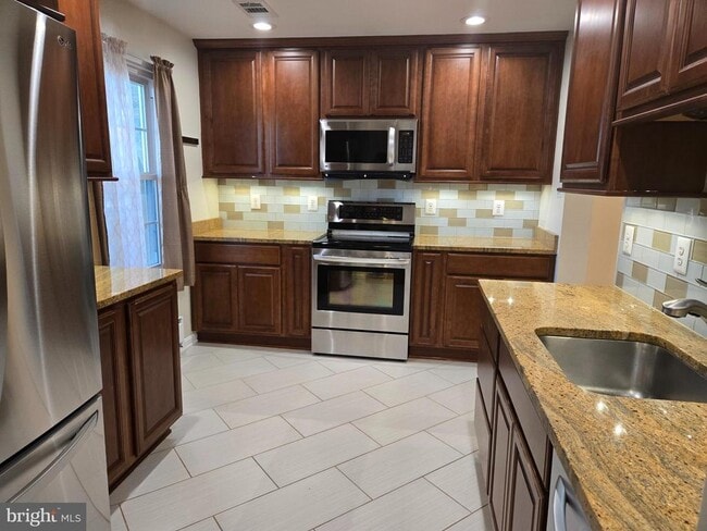 Building Photo - 319 Rock Spring Dr SW