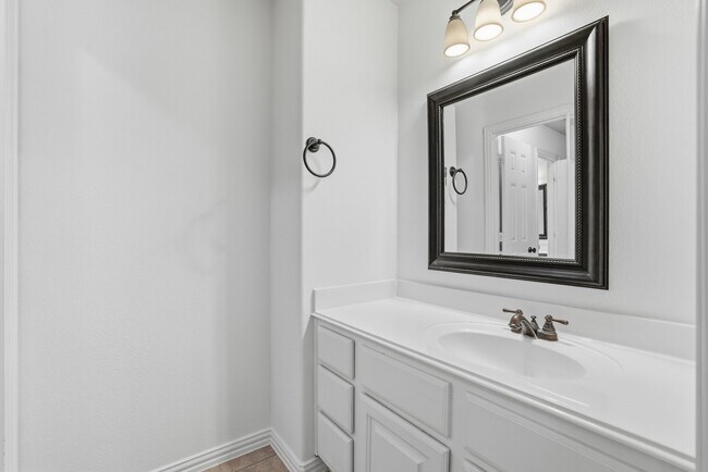 Building Photo - 25707 Pierrmont Ct