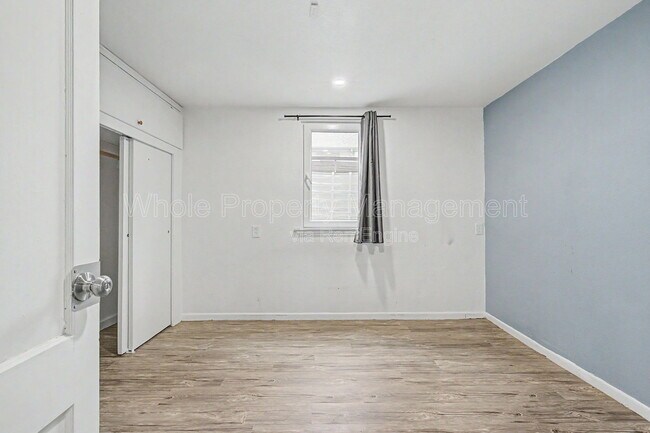 Building Photo - 4205 S Lincoln St