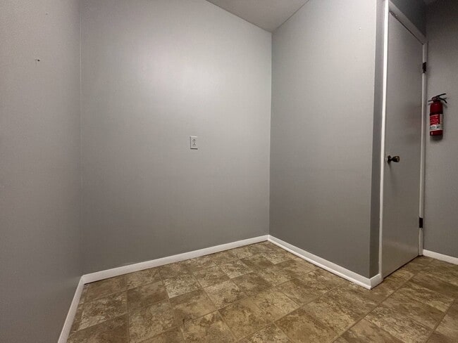 Building Photo - 1033 W Washita St